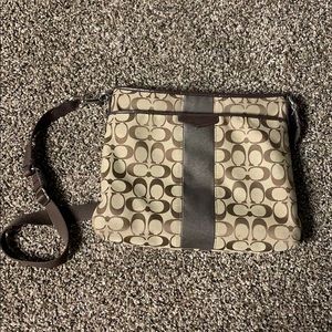 Crossbody purse